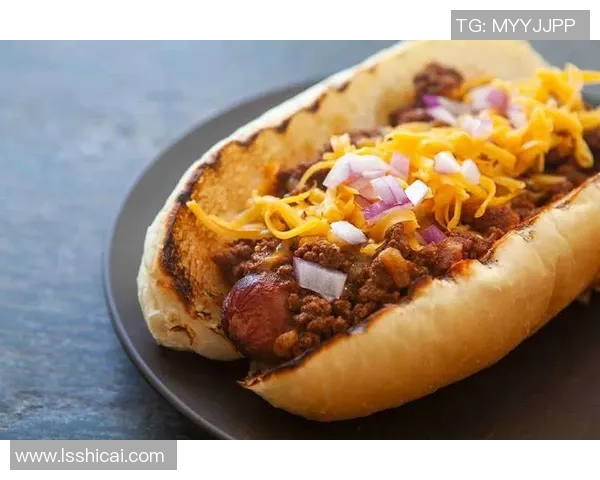 足球明星与芝士热狗的完美结合让你在赛场外也能享受美味盛宴 足球明星与芝士热狗的完美结合让你在赛场外也能享受美味盛宴