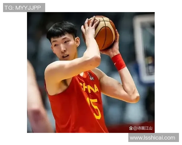 足球明星盛赞周琦的篮球才华与拼搏精神引发热议