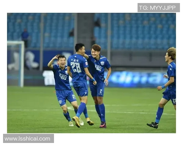 南京羽毛球队在冠军赛积分榜上以87分稳居第一名展现强劲实力